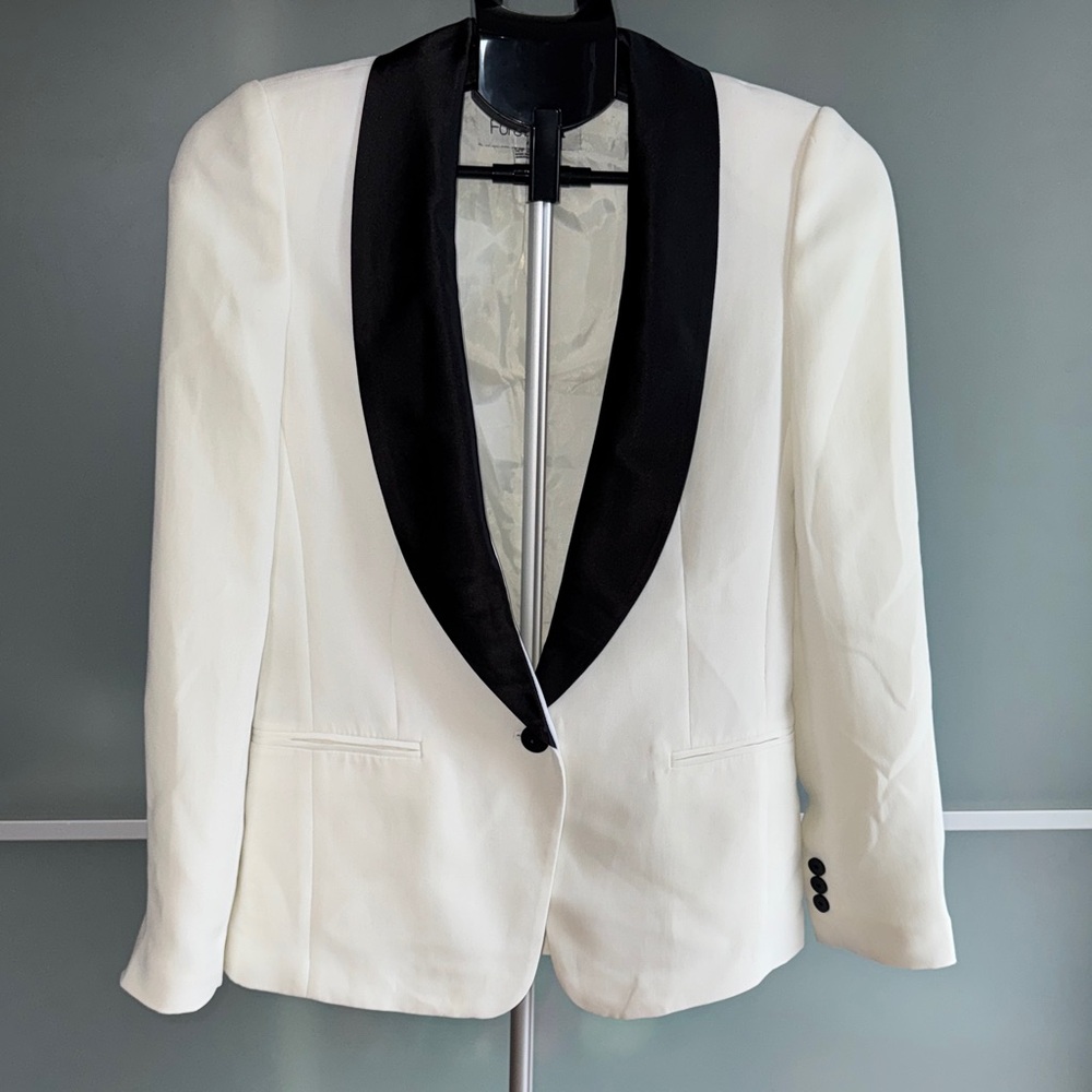 Forever 21 Elegant White and Black Blazer